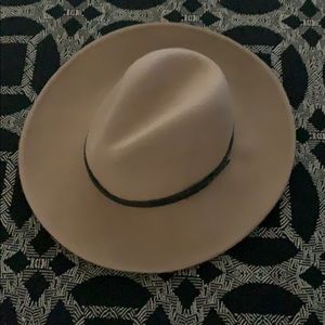 Chico’s Tan Felt Fedora Hat
